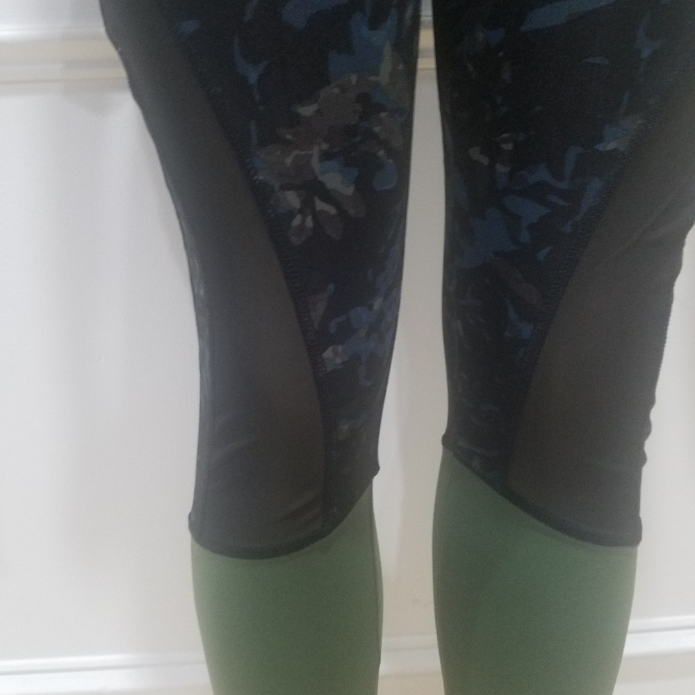 High Waisted Mesh Leggings - Picture 3 of 7